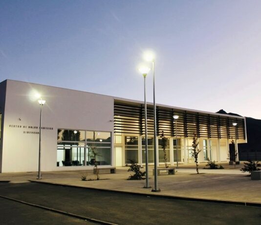 Municipalidad recibió el traspaso administrativo y las llaves del nuevo Centro de Salud Familiar de Rinconada